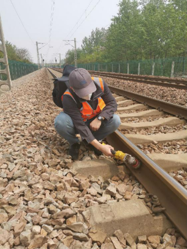 疫情期間，軌道集團(tuán)加快鋼軌電子標(biāo)簽實(shí)施.png